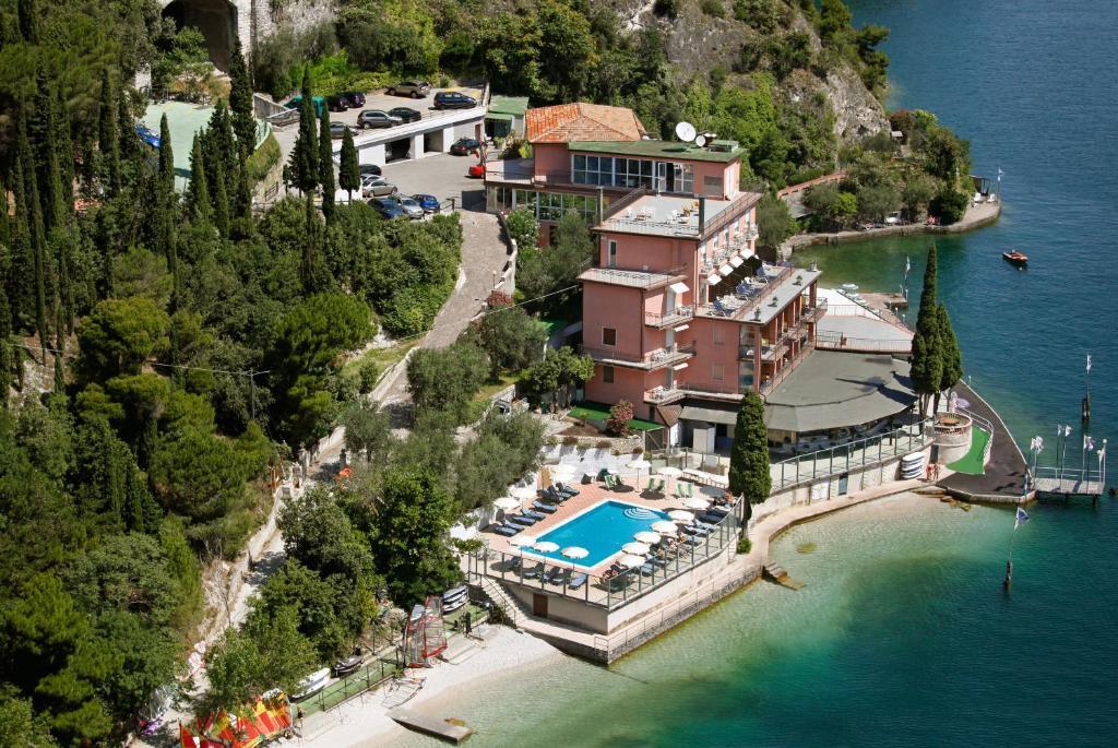Capo Reamol 4* Limone sul Garda